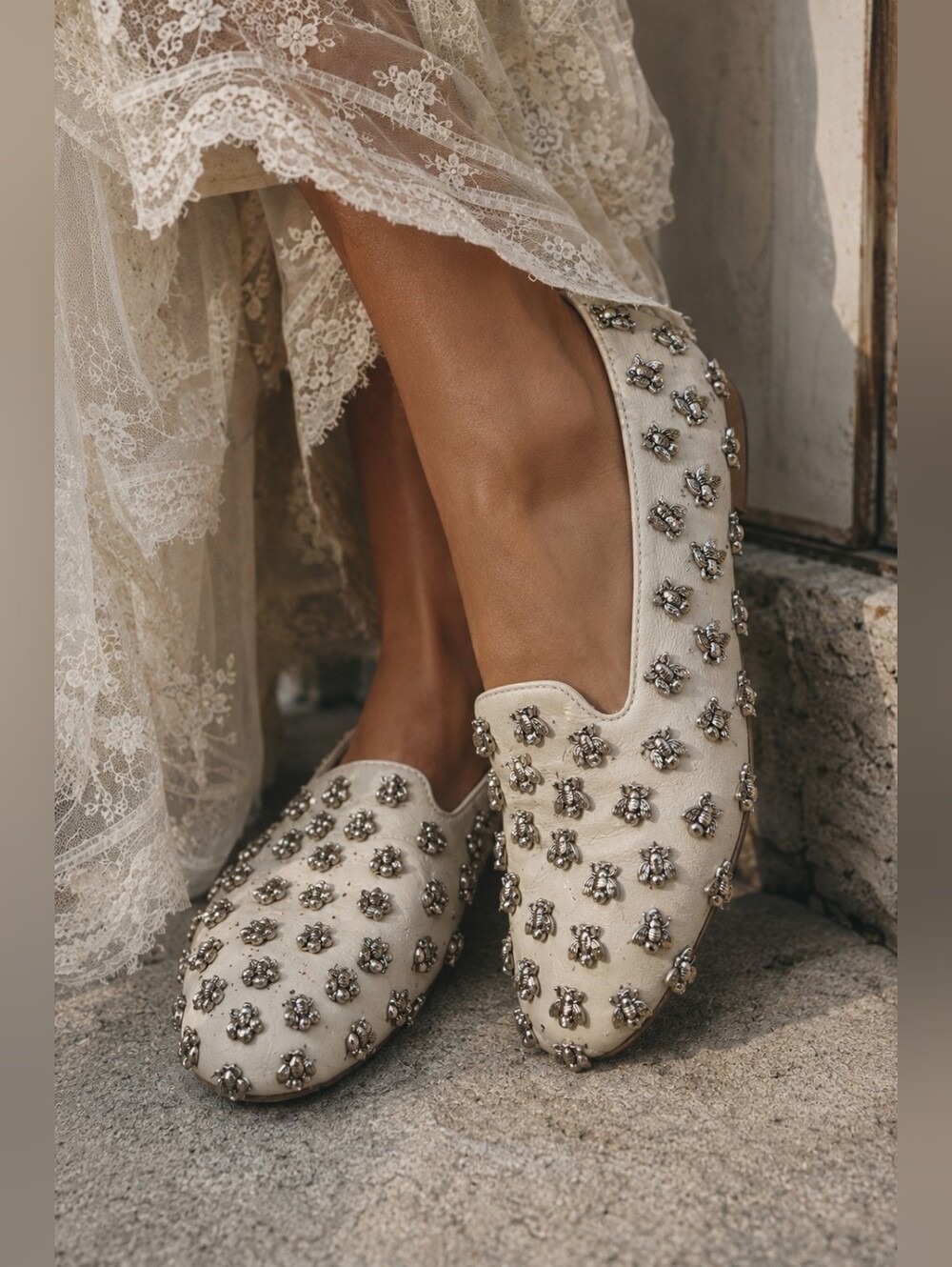 $210 Jeffrey Campbell RARE Martinbee Greige Leather Bee Studded Flats